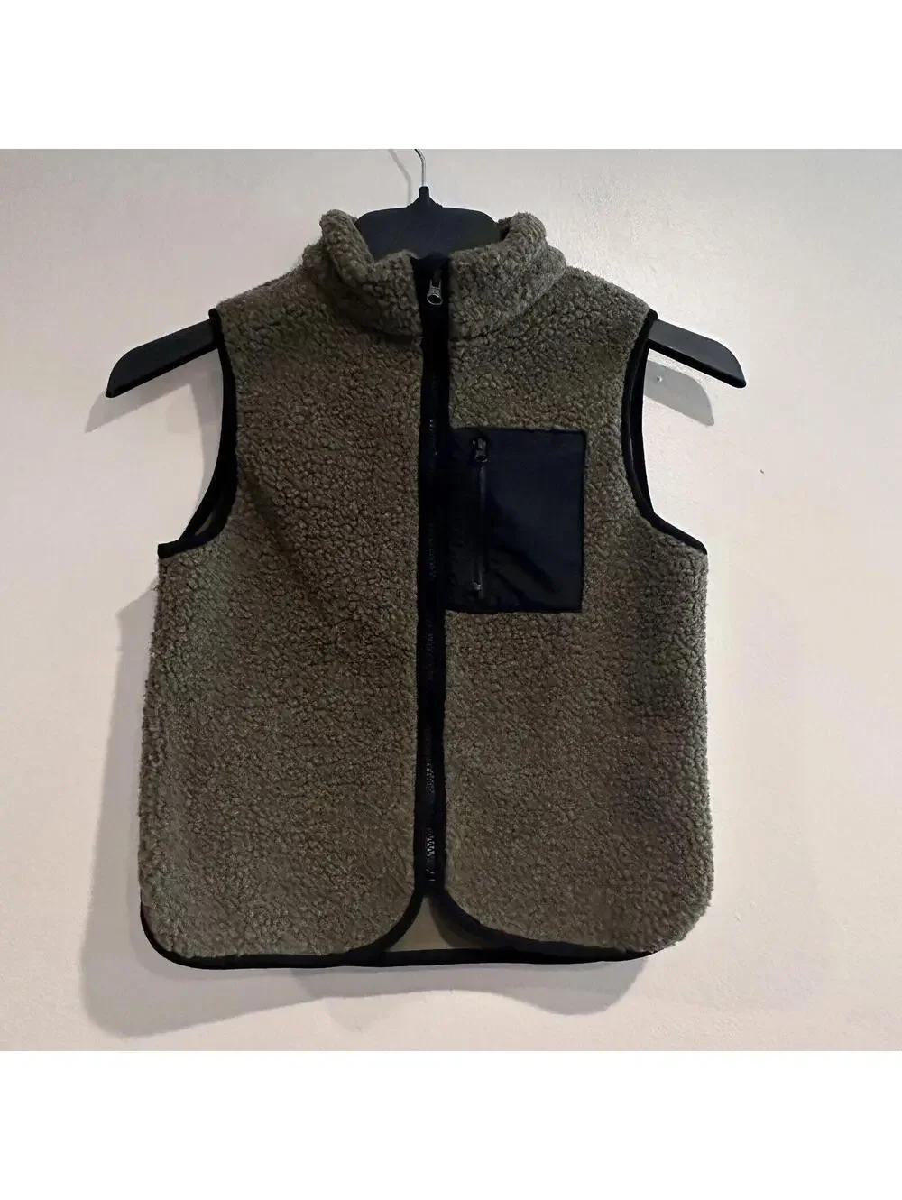 Scene And Hear Vest Boys Vest Size 8 Green Pockets Full Zip Mock Neck Sleeveless